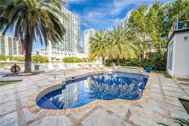 Magnificent Bay-Entrance House with Stunning Landscapes of Biscayne Bay post thumbnail image