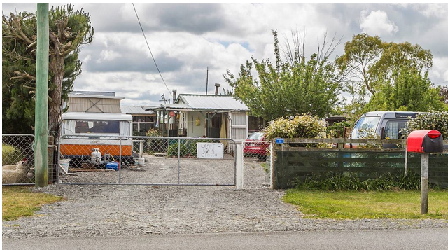 The Legal Tug-of-War: Property Owners vs. Squatters post thumbnail image